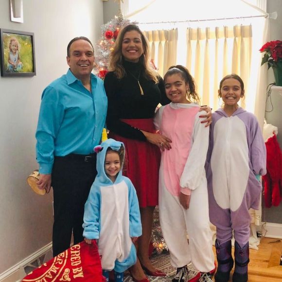 Meet your Posher, Priscila - Picture 1 of 1